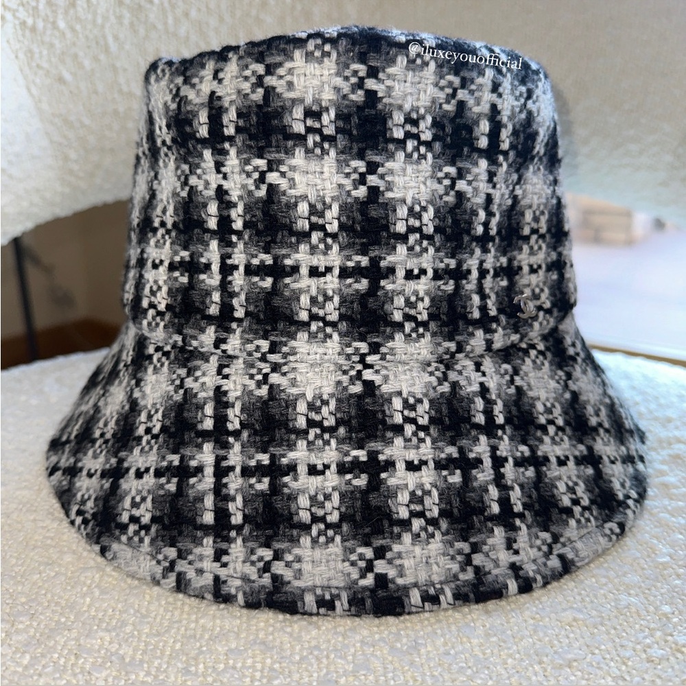 NWT Chanel Black and White Plaid Tweed Bucket Hat
